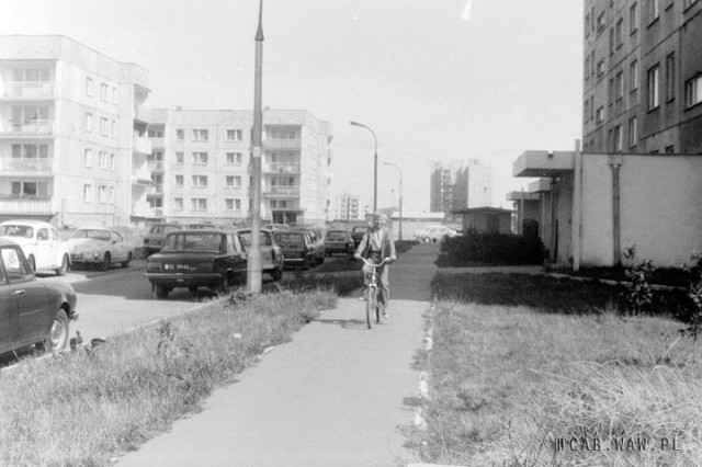 Podwórko przy ul. Apenińskiej – lata 80.